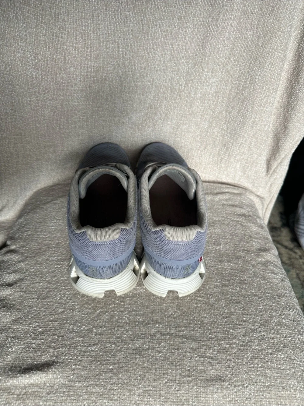 On Running brand running